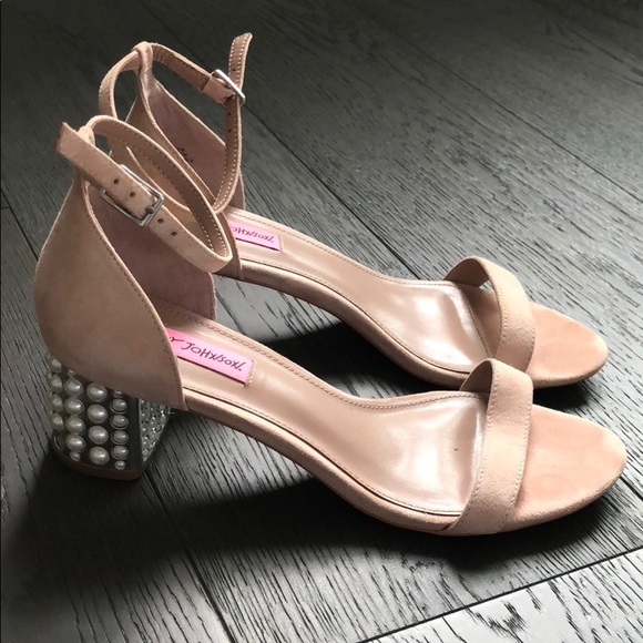 betsey johnson pearl shoes